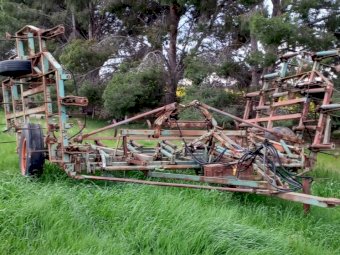 Folding Wing Scarifier