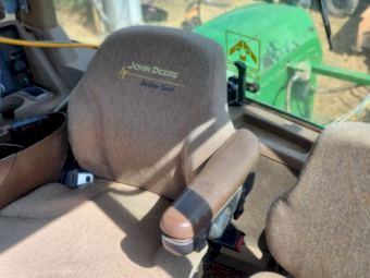 2005 John Deere 9520 Tractor