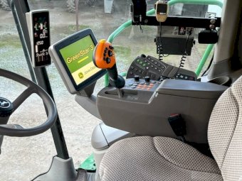 John Deere S670 with 640D Front