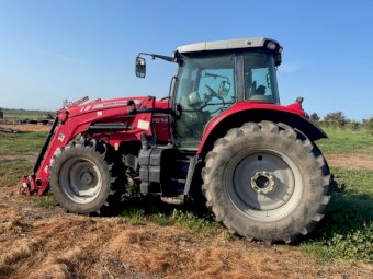 2018 Massey Ferguson 7614 Tractor with FEL