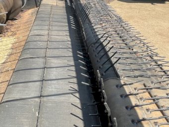 Under Auction - (A253) 2001 Countrywide 12Ft Canola Pickup Front 