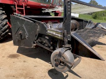 Under Auction - (A253) 2001 Countrywide 12Ft Canola Pickup Front 