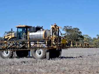 2012 Rogator 1100 Self propelled Sprayer