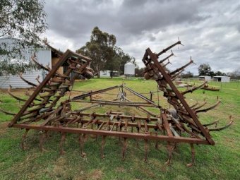 55 Point Folding Cultivator.