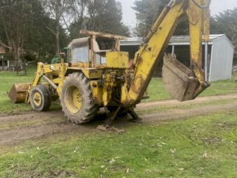Chamberlain Superlift Backhoe