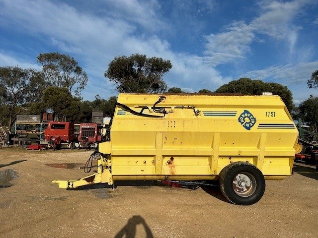 2005 Sgariblodi 17ST Feed Mixer