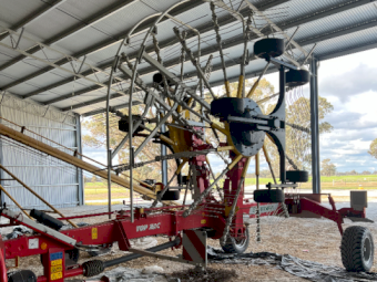 Pottinger TOP 762C Hay Rake