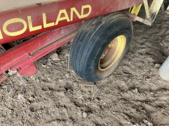 New Holland 1012 Stackliner Bale Wagon