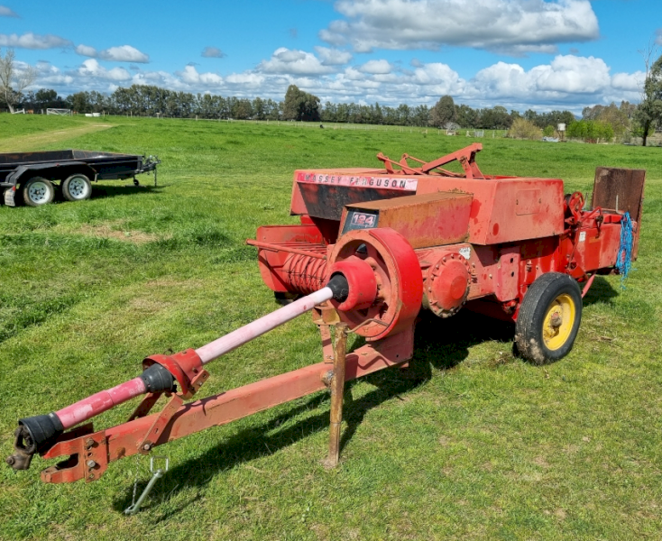 Massey Ferguson 124 Baler