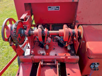 Massey Ferguson 124 Baler