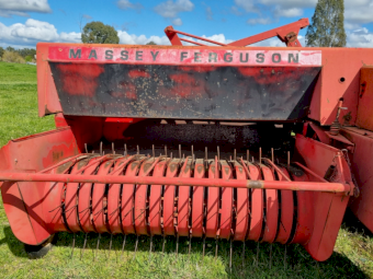 Massey Ferguson 124 Baler