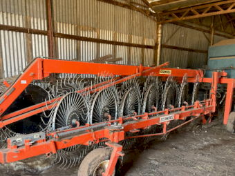 Schinckel 14 Wheel V Rake