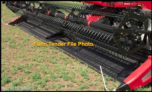 2009 30' Case IH 2142 Front on Leith Trailer
