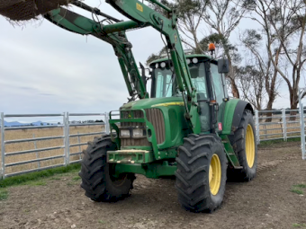 John Deere 6620 Tractor with Loader