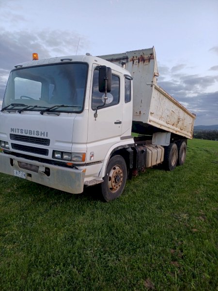 2001 Mitsubishi FP500 Tandem Drive Tipper