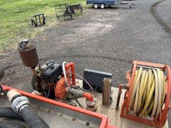 2001 Mitsubishi 4x4 Fire fighter Tray Truck