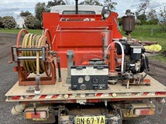 2001 Mitsubishi 4x4 Fire fighter Tray Truck