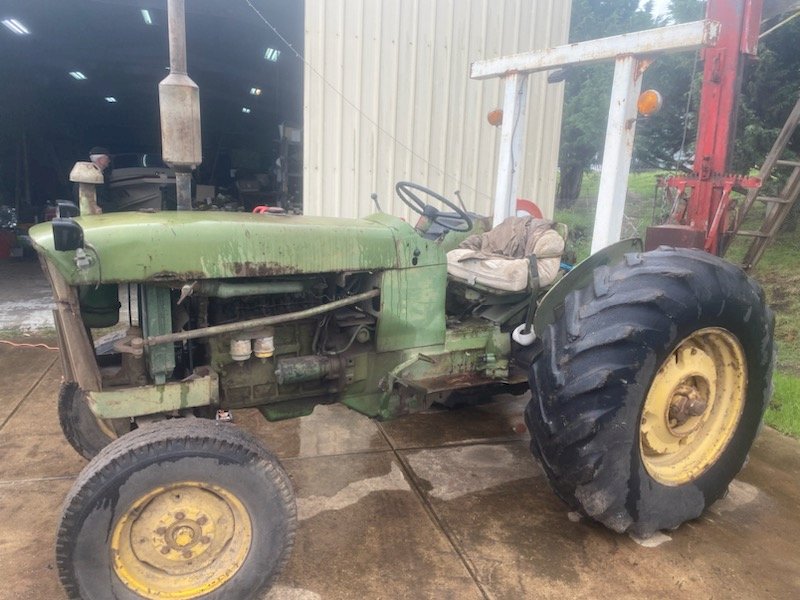 John Deere 2010 Tractor