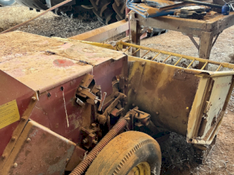 New Holland 717 Forage Harvester