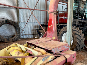 New Holland 717 Forage Harvester