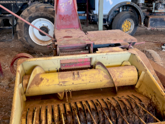 New Holland 717 Forage Harvester