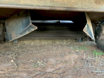 1995  MacDon 9000 Series Windrower