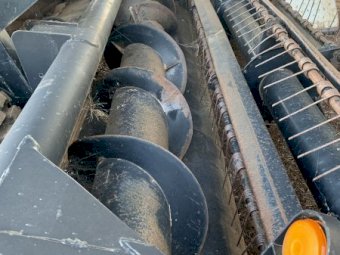 1995  MacDon 9000 Series Windrower