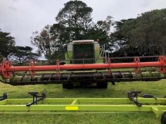 1997 Claas Mega 204 Header With 30Ft Front
