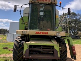 1997 Claas Mega 204 Header With 30Ft Front