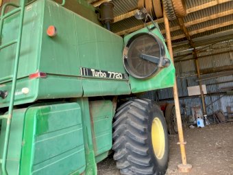 1980 John Deere 7720 Header With Front