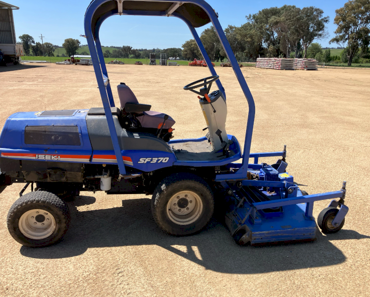 Iseki SF370 Ride on Lawnmower