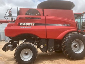 2015 Case IH 8240 Header with 2152 MacDon 40ft Front