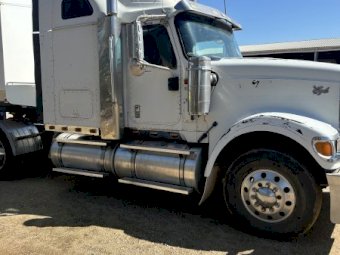 2005 International Eagle 9900L Prime Mover