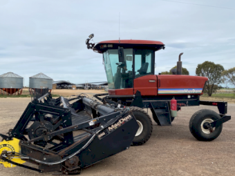 2000 MacDon 9350 Windrower