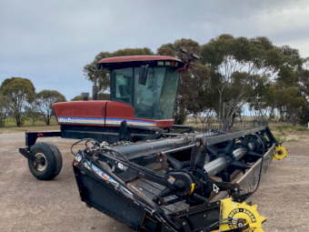2000 MacDon 9350 Windrower
