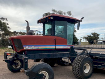 2000 MacDon 9350 Windrower