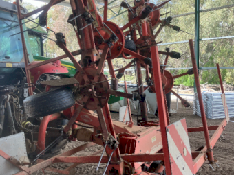 Kuhn GF8501 Tedder Rake