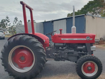 Massey Ferguson 135 Tractor