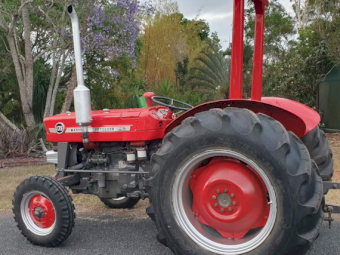 Massey Ferguson 135 Tractor