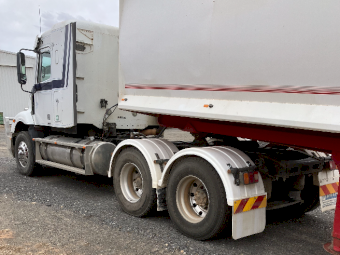 2008 Freighter Columbia CL112 Prime Mover