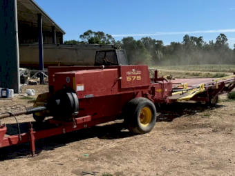 New Holland 575 Small Baler with 15 bale Jadan Accumulator