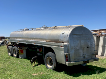 Stainless Steel 9000L Water Tanker