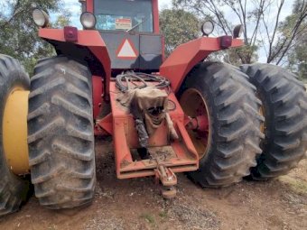Versatile 855 Tractor