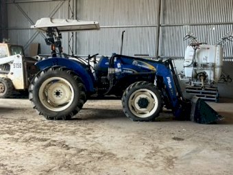 2012 NH Workmaster 45 FWA with Challenge FEL