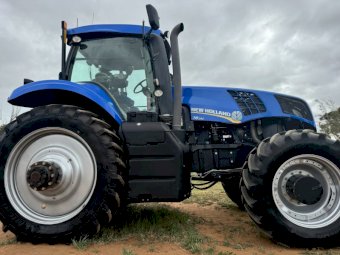 2013 New Holland T8.390 Tractor