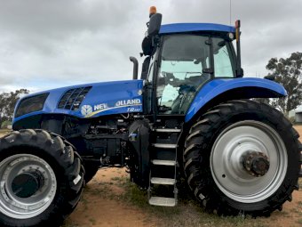 2013 New Holland T8.390 Tractor