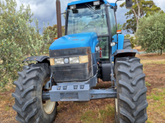 New Holland 8560 Tractor