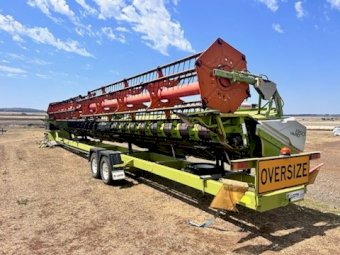 2013 CLAAS Vario 1350 with Leith trailer