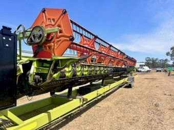 2013 CLAAS Vario 1350 with Leith trailer