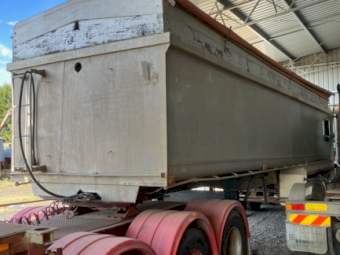 1985 Borcat Tri-Axle Tipper Trailer